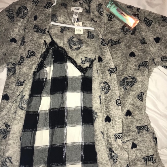 Vs robes and sleep cami w/ sleep mask - Picture 2 of 6